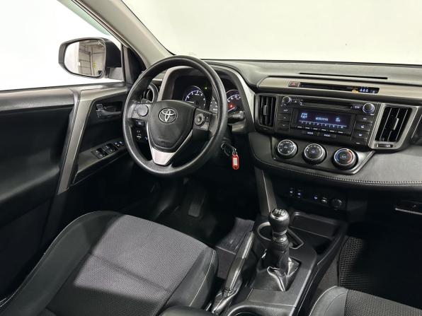 Toyota RAV4 IV (XA40) Рестайлинг с пробегом 2015 года, цена 1 899 000 рублей, 177145 км, внедорожник, Автокод Объявления