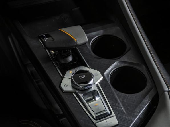 Changan UNI-V I с пробегом 2023 года, цена 2 150 000 рублей, 60110 км, лифтбек, Автокод Объявления