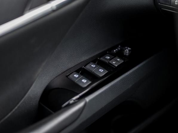 Toyota Camry VIII (XV70) с пробегом 2019 года, цена 2 488 000 рублей, 115130 км, седан, Автокод Объявления