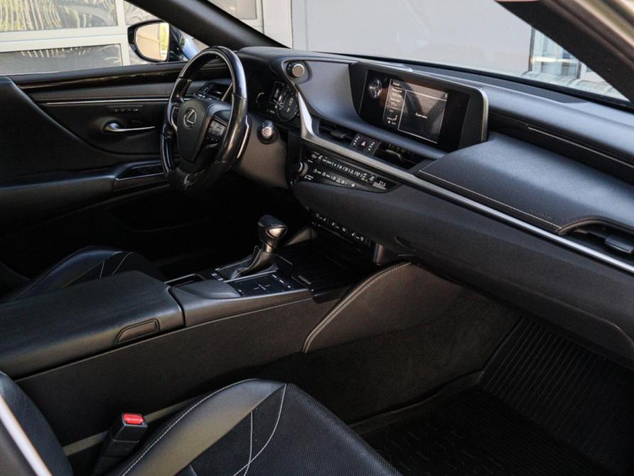 Lexus ES VII Москва  - изображение 7