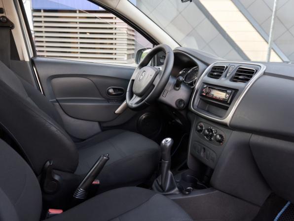 Renault Logan II с пробегом 2016 года, цена 675 200 рублей, 145899 км, седан, Автокод Объявления