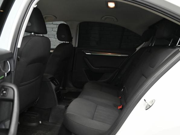 Skoda Octavia III (A7) Рестайлинг с пробегом 2018 года, цена 1 700 000 рублей, 272882 км, лифтбек, Автокод Объявления