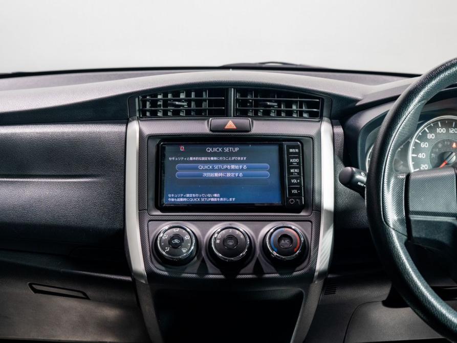 Toyota Corolla XI (E160 E170 E180) Рестайлинг 1 Чита  - изображение 9
