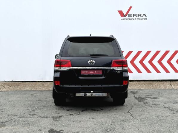 Toyota Land Cruiser 200 Series Рестайлинг 2 с пробегом 2016 года, цена 4 590 000 рублей, 400356 км, внедорожник, Автокод Объявления