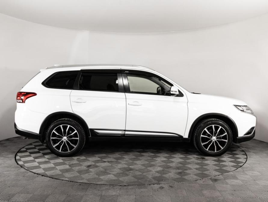 Mitsubishi Outlander III Рестайлинг 3 Санкт-Петербург  - изображение 4