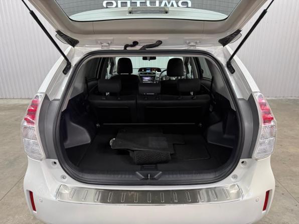 Toyota Prius Alpha I (ZVW40/41) Рестайлинг с пробегом 2015 года, цена 1 547 000 рублей, 74770 км, универсал, Автокод Объявления