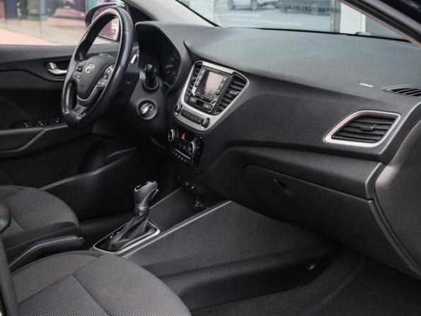 Hyundai Solaris II с пробегом 2018 года, цена 1 350 000 рублей, 166833 км, седан, Автокод Объявления