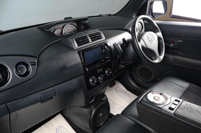Toyota bB II Рестайлинг с пробегом 2013 года, цена 999 000 рублей, 123000 км, компактвэн, Автокод Объявления