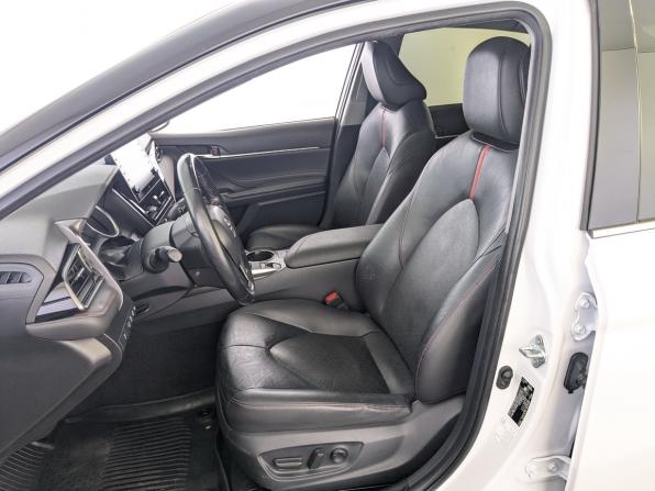 Toyota Camry VIII (XV70) Рестайлинг с пробегом 2021 года, цена 2 900 000 рублей, 137099 км, седан, Автокод Объявления