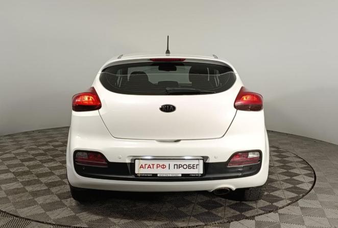Kia Ceed II с пробегом 2015 года, цена 965 000 рублей, 177228 км, хэтчбек, Автокод Объявления