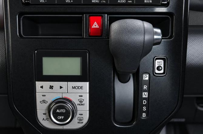 Toyota Tank I с пробегом 2017 года, цена 1 199 000 рублей, 38000 км, микровэн, Автокод Объявления