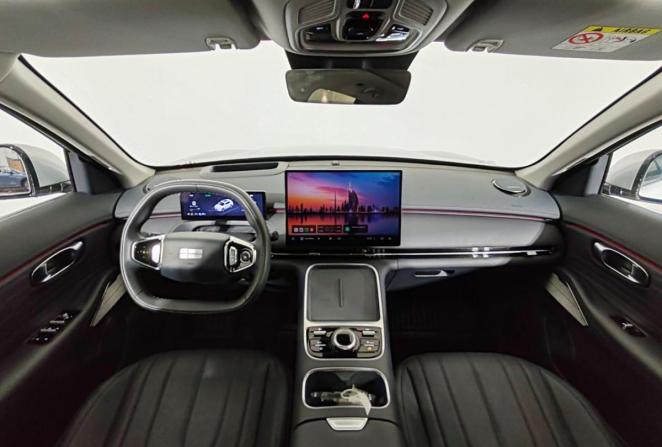 Geely EX5 Гибрид с пробегом 2025 года, цена 3 150 000 рублей, 4735 км, внедорожник, Автокод Объявления