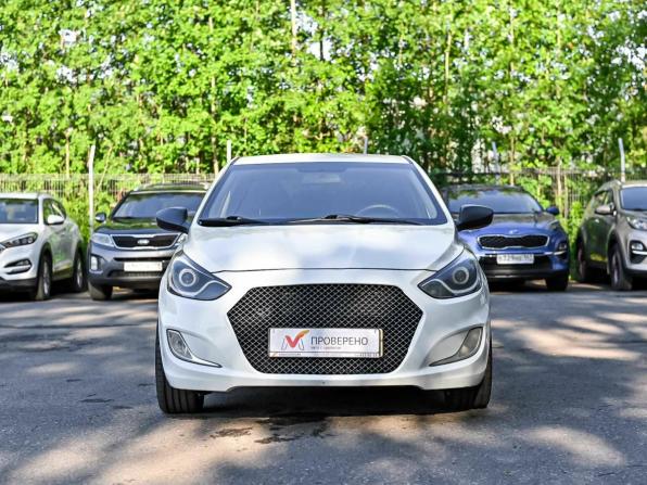 Hyundai Solaris I с пробегом 2013 года, цена 735 000 рублей, 122713 км, седан, Автокод Объявления
