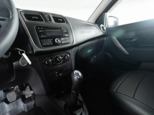 Renault Sandero II с пробегом 2016 года, цена 924 000 рублей, 74856 км, хэтчбек, Автокод Объявления