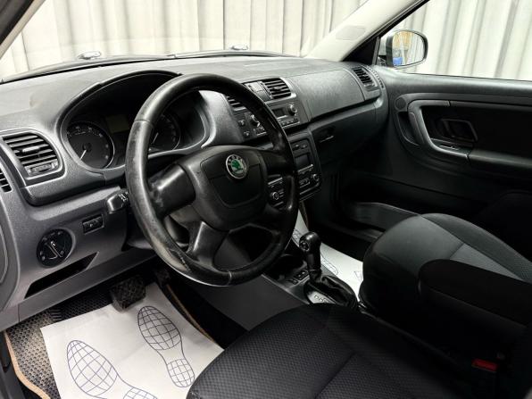 Skoda Fabia II Рестайлинг с пробегом 2011 года, цена 669 000 рублей, 228671 км, хэтчбек, Автокод Объявления