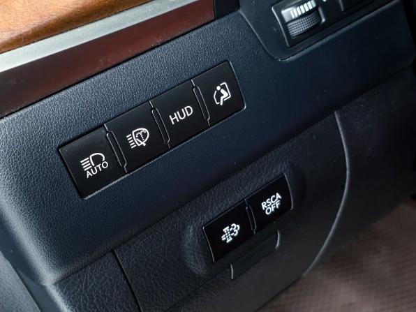 Lexus LX III Рестайлинг 2 с пробегом 2016 года, цена 5 990 000 рублей, 215120 км, внедорожник, Автокод Объявления