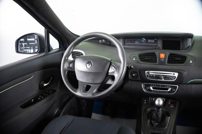 Renault Scenic III с пробегом 2010 года, цена 749 000 рублей, 320156 км, компактвэн, Автокод Объявления