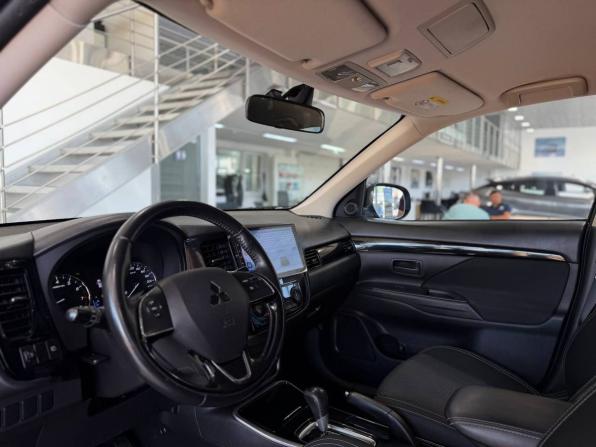 Mitsubishi Outlander III Рестайлинг 3 с пробегом 2019 года, цена 2 099 900 рублей, 165000 км, внедорожник, Автокод Объявления