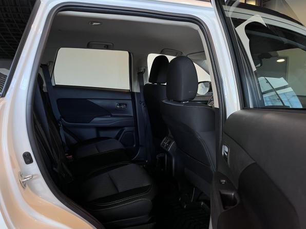 Mitsubishi Outlander III Рестайлинг 3 с пробегом 2022 года, цена 2 990 000 рублей, 46782 км, внедорожник, Автокод Объявления
