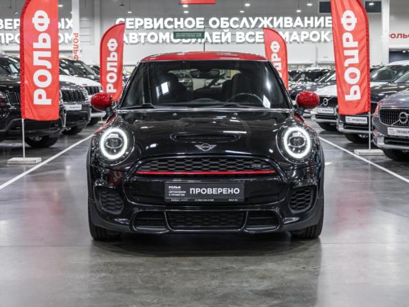 Mini Hatch III (F55/F56) Рестайлинг с пробегом 2019 года, цена 2 780 000 рублей, 54711 км, хэтчбек, Автокод Объявления
