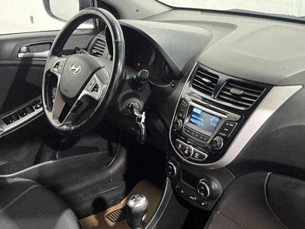 Hyundai Solaris I Рестайлинг с пробегом 2014 года, цена 950 000 рублей, 129484 км, хэтчбек, Автокод Объявления