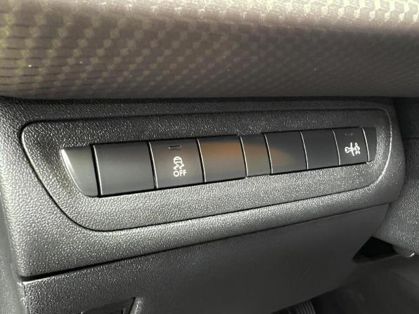 Peugeot 2008 I с пробегом 2014 года, цена 970 000 рублей, 86584 км, внедорожник, Автокод Объявления