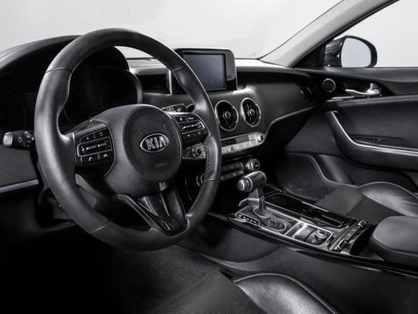 Kia Stinger I с пробегом 2018 года, цена 1 950 000 рублей, 97883 км, лифтбек, Автокод Объявления
