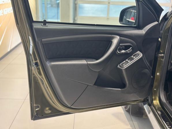 Renault Duster I Рестайлинг с пробегом 2018 года, цена 1 249 000 рублей, 180000 км, внедорожник, Автокод Объявления