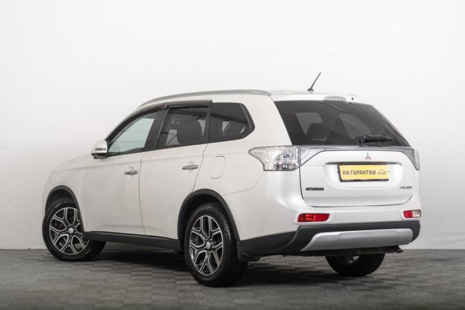 Mitsubishi Outlander III Рестайлинг с пробегом 2014 года, цена 1 699 000 рублей, 216000 км, внедорожник, Автокод Объявления