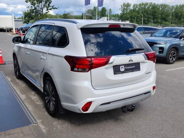 Mitsubishi Outlander III Рестайлинг 3 с пробегом 2022 года, цена 2 510 000 рублей, 72793 км, внедорожник, Автокод Объявления