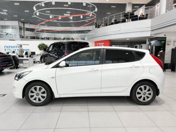 Hyundai Solaris I Рестайлинг с пробегом 2016 года, цена 980 000 рублей, 125542 км, хэтчбек, Автокод Объявления