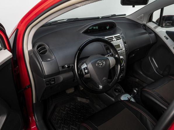 Toyota Yaris II с пробегом 2007 года, цена 599 000 рублей, 149285 км, хэтчбек, Автокод Объявления