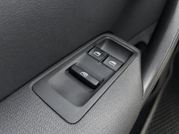 Volkswagen Polo V Рестайлинг с пробегом 2018 года, цена 1 049 000 рублей, 98020 км, седан, Автокод Объявления