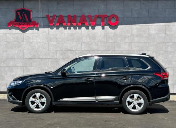 Mitsubishi Outlander III Рестайлинг 3 с пробегом 2020 года, цена 2 560 000 рублей, 71729 км, внедорожник, Автокод Объявления