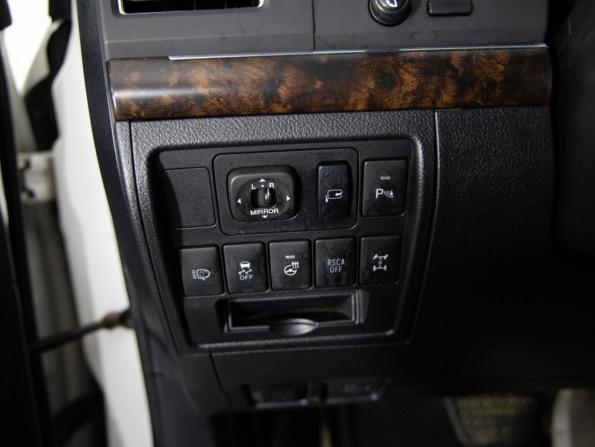 Toyota Land Cruiser 200 Series Рестайлинг 1 с пробегом 2012 года, цена 2 899 000 рублей, 339529 км, внедорожник, Автокод Объявления