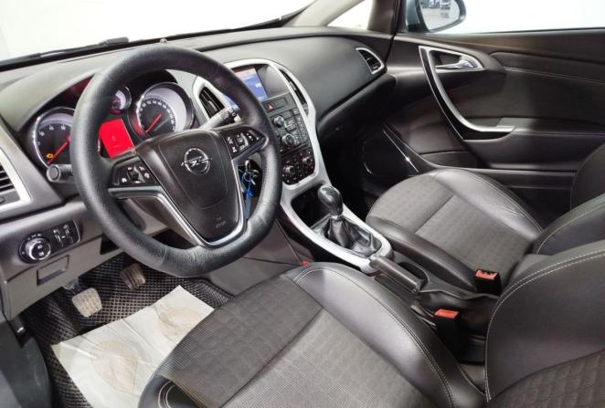 Opel Astra J Рестайлинг с пробегом 2012 года, цена 840 000 рублей, 260103 км, хэтчбек, Автокод Объявления