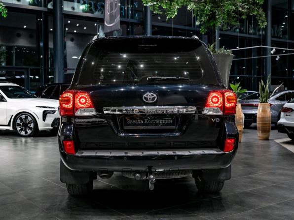 Toyota Land Cruiser 200 Series Рестайлинг 1 с пробегом 2014 года, цена 5 279 900 рублей, 180045 км, внедорожник, Автокод Объявления