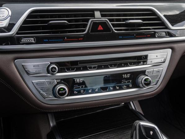 BMW 7 серии VI (G11/G12) с пробегом 2018 года, цена 4 320 000 рублей, 97857 км, седан, Автокод Объявления