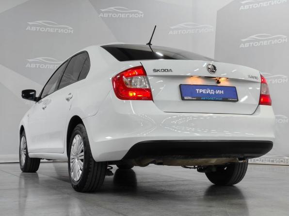 Skoda Rapid I с пробегом 2016 года, цена 960 000 рублей, 172000 км, лифтбек, Автокод Объявления