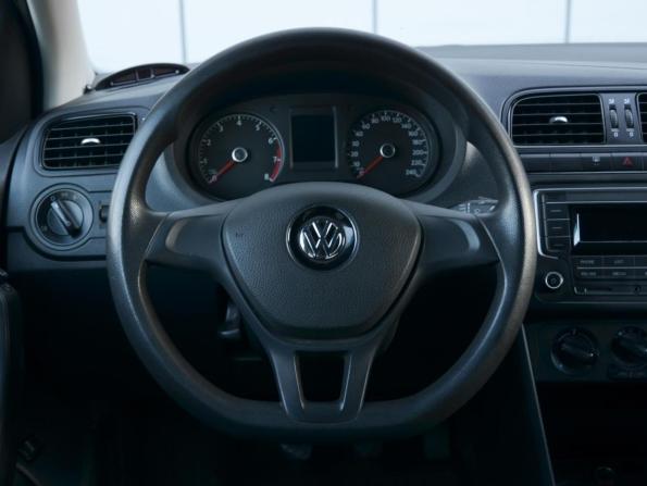 Volkswagen Polo V Рестайлинг с пробегом 2015 года, цена 1 039 000 рублей, 70000 км, седан, Автокод Объявления