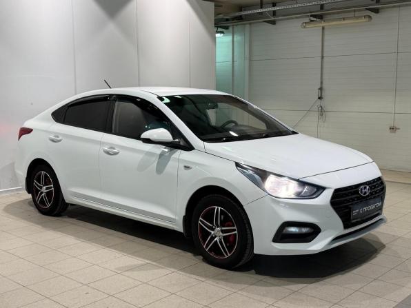 Hyundai Solaris II с пробегом 2017 года, цена 1 175 000 рублей, 176000 км, седан, Автокод Объявления
