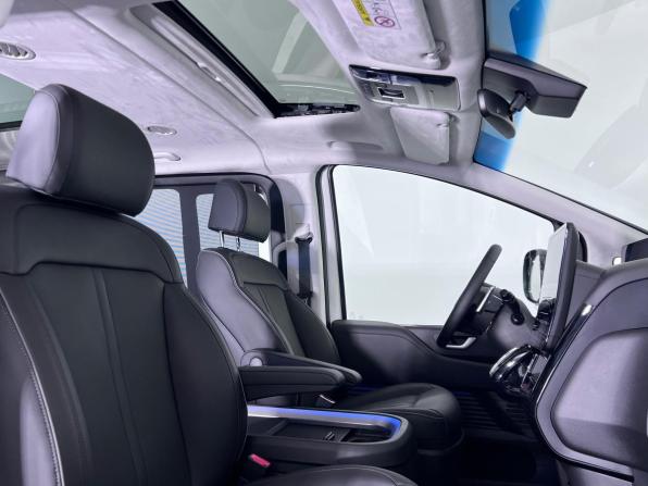Hyundai Staria I с пробегом 2025 года, цена 8 999 900 рублей, 50 км, минивэн, Автокод Объявления