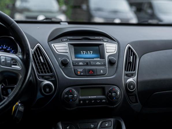 Hyundai ix35 I Рестайлинг с пробегом 2015 года, цена 1 229 000 рублей, 137399 км, внедорожник, Автокод Объявления