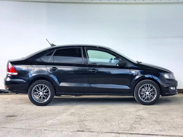 Volkswagen Polo V Рестайлинг с пробегом 2018 года, цена 1 219 000 рублей, 81475 км, седан, Автокод Объявления