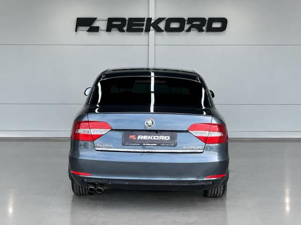 Skoda Superb II Рестайлинг с пробегом 2014 года, цена 1 299 000 рублей, 221781 км, лифтбек, Автокод Объявления