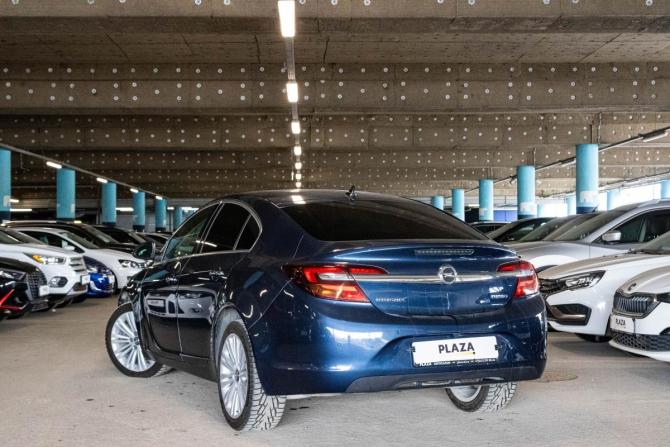 Opel Insignia I Рестайлинг с пробегом 2014 года, цена 1 349 000 рублей, 133799 км, седан, Автокод Объявления