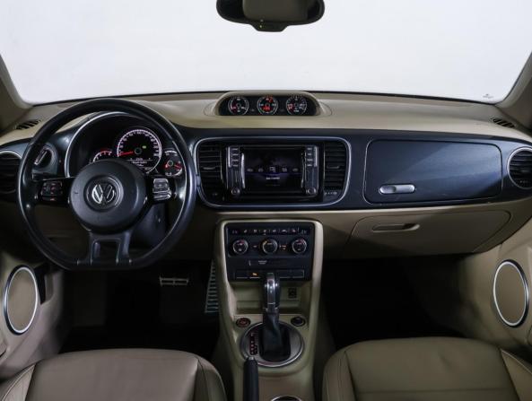 Volkswagen Beetle II (A5) с пробегом 2014 года, цена 1 980 000 рублей, 106713 км, хэтчбек, Автокод Объявления