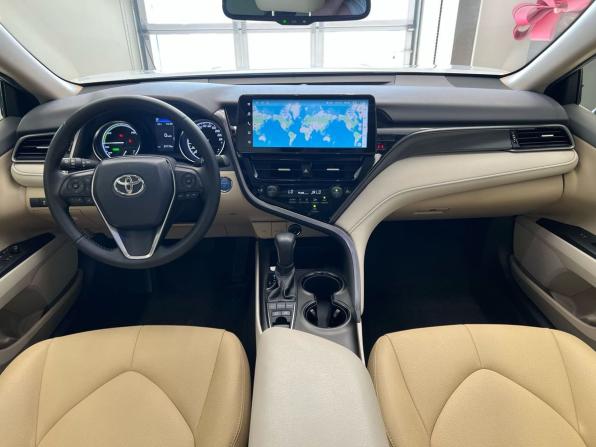 Toyota Camry VIII (XV70) Рестайлинг с пробегом 2022 года, цена 2 835 000 рублей, 27071 км, седан, Автокод Объявления