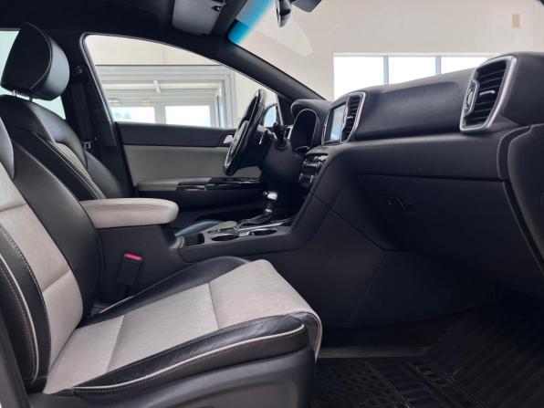 Kia Sportage IV с пробегом 2018 года, цена 2 350 000 рублей, 102660 км, внедорожник, Автокод Объявления