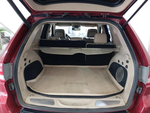 Jeep Grand Cherokee IV (WK2) с пробегом 2011 года, цена 1 316 500 рублей, 244133 км, внедорожник, Автокод Объявления